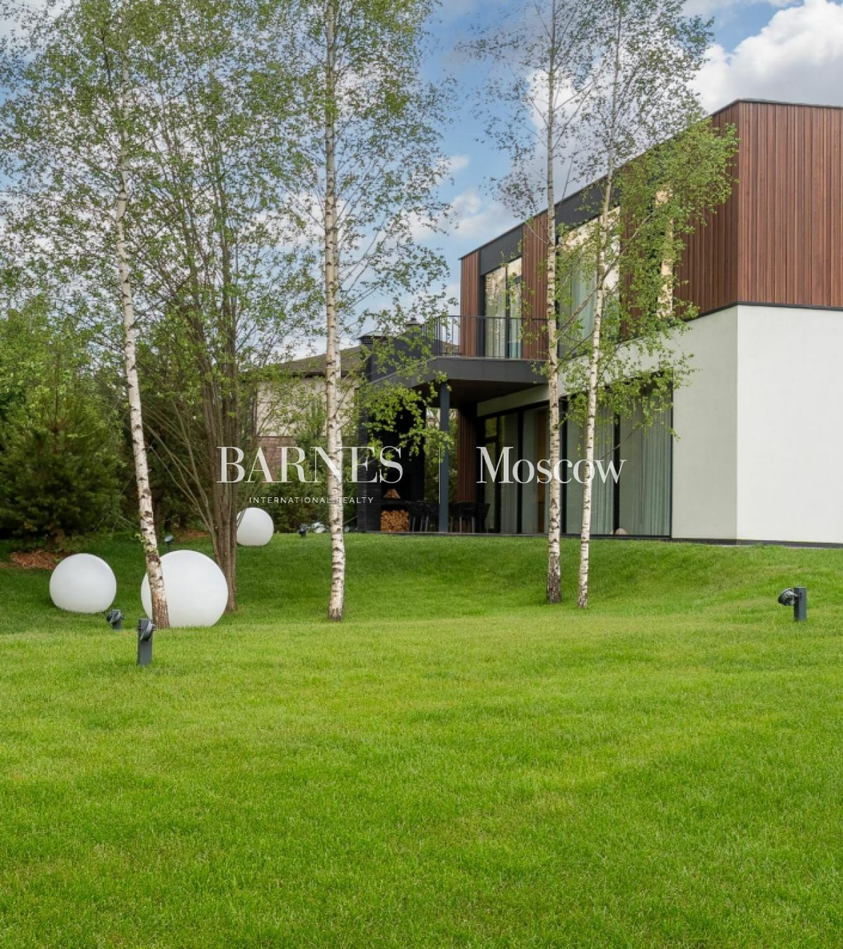 2-этажный коттедж 390.5 м² с отделкой