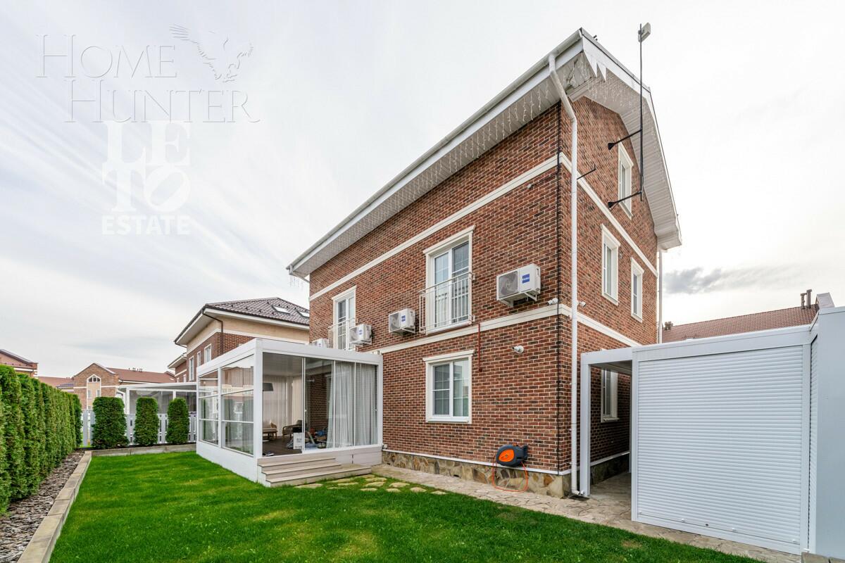 3-этажный коттедж 210 м² с отделкой