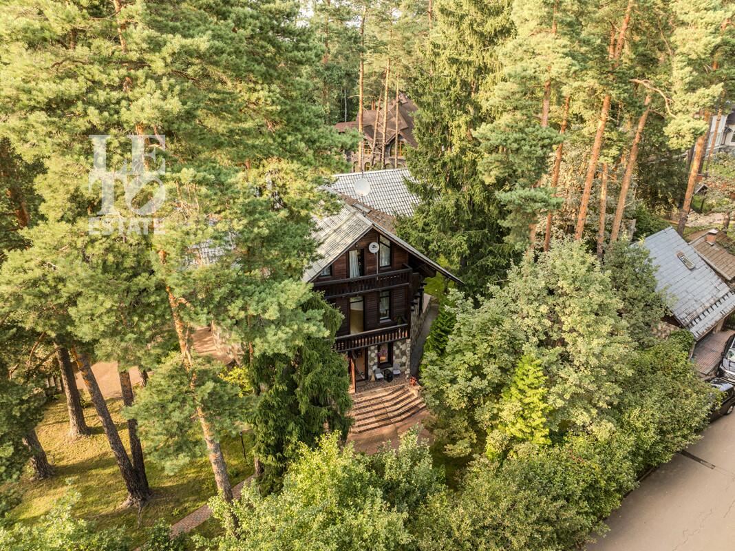 3-этажный коттедж 490 м² с отделкой