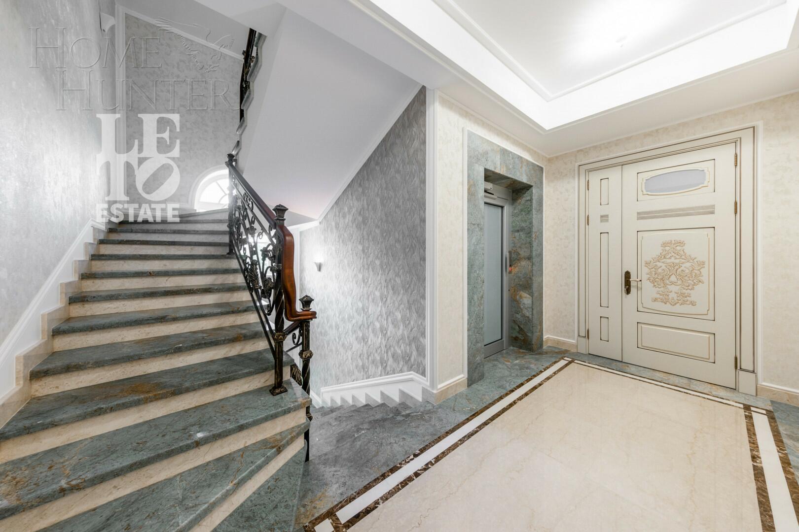 2-этажный коттедж 1 700 м² с отделкой