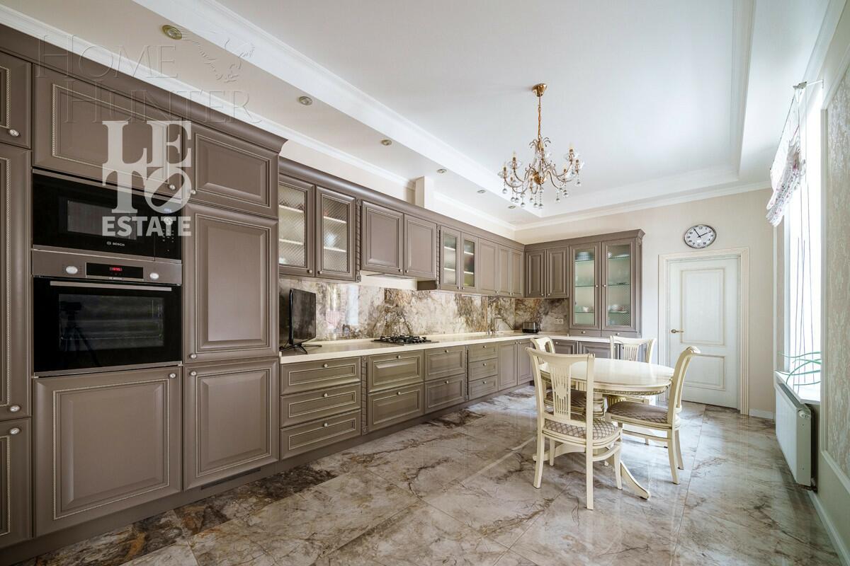 2-этажный коттедж 310.2 м² с отделкой