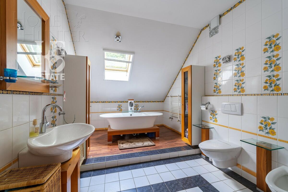 2-этажный коттедж 675.8 м² с отделкой