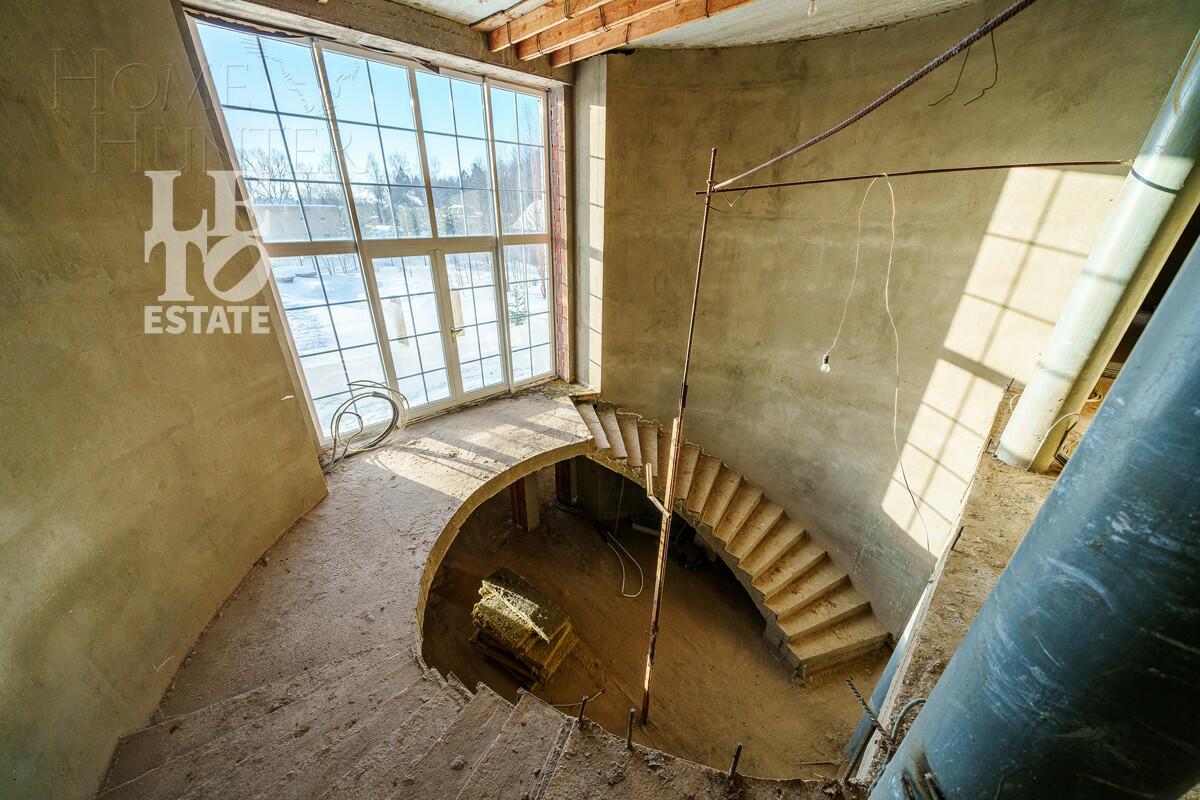 2-этажный коттедж 921 м² без отделки