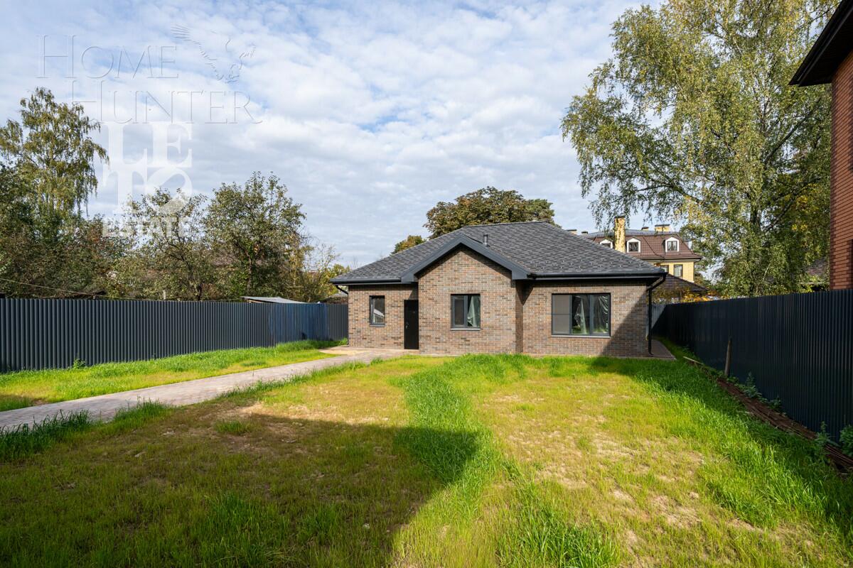 1-этажный коттедж 306.1 м² без отделки