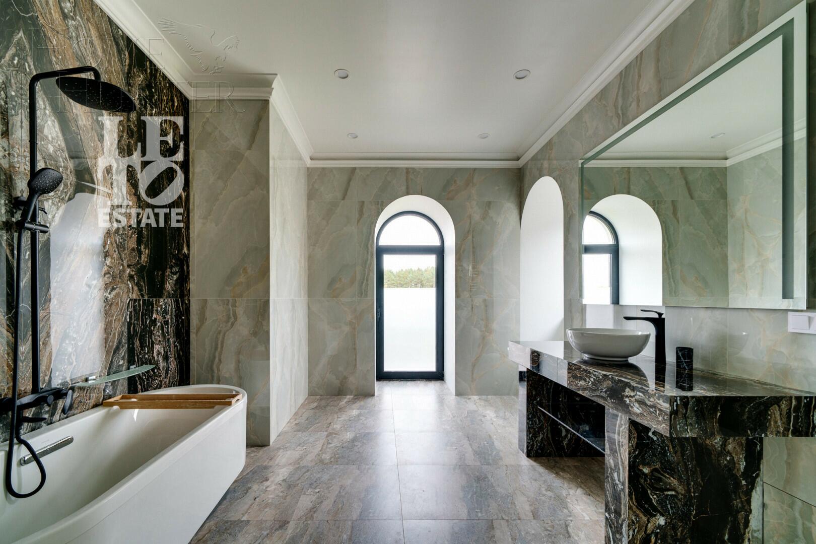 2-этажный коттедж 1 200 м² с отделкой