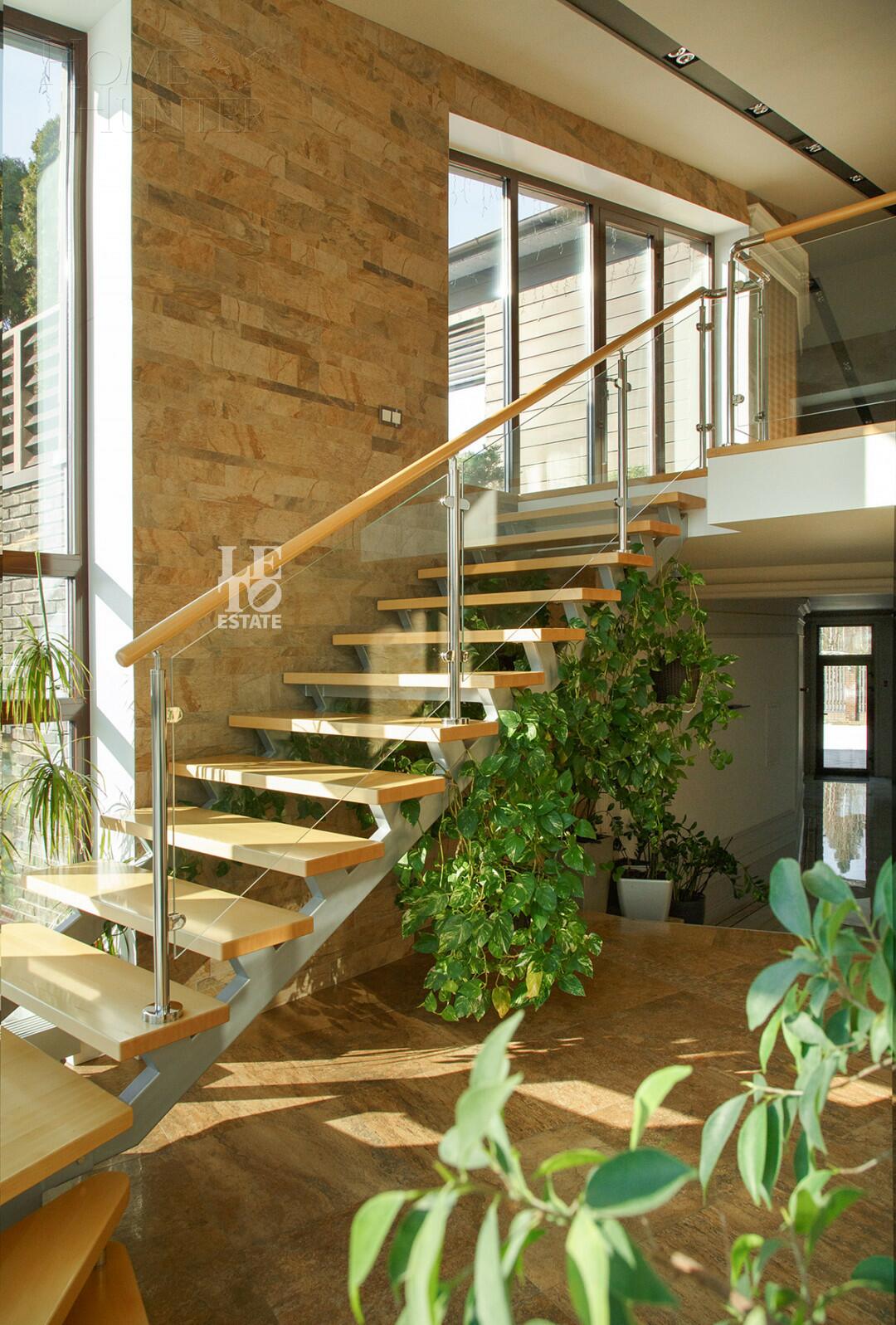 2-этажный коттедж 535 м² с отделкой