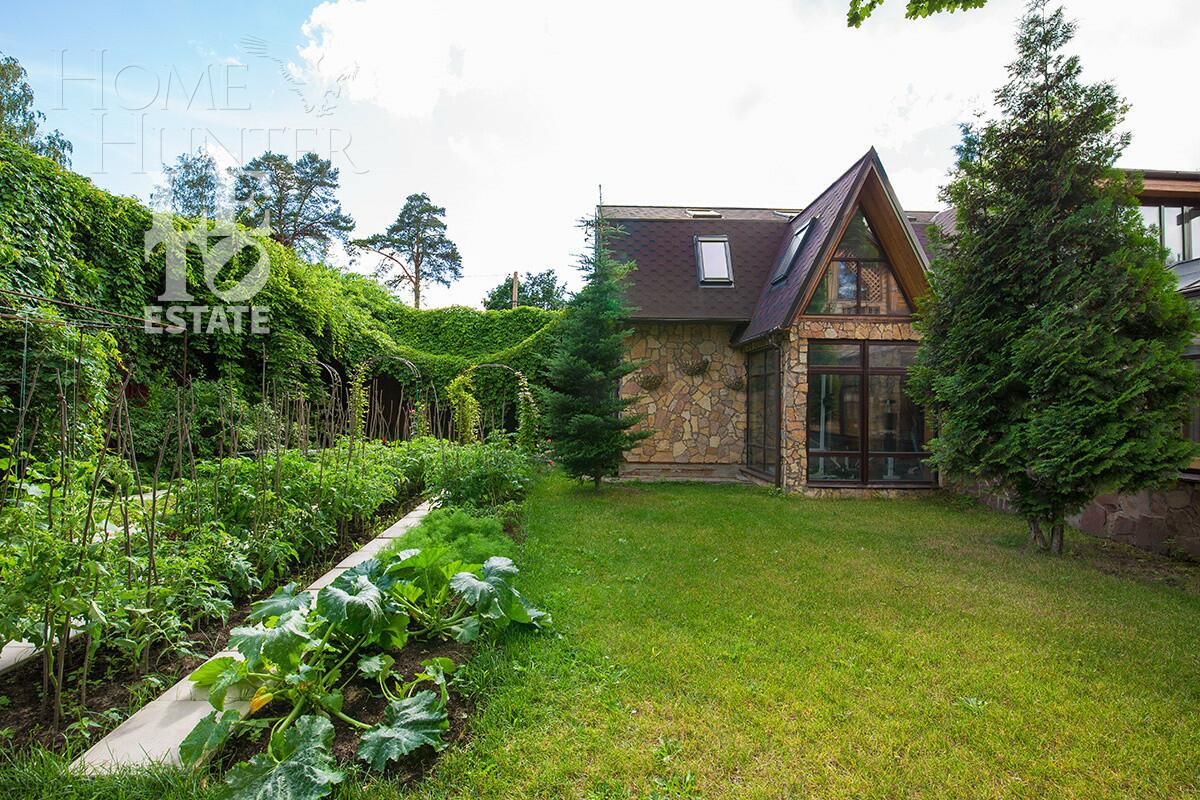 3-этажный коттедж 310 м² с отделкой