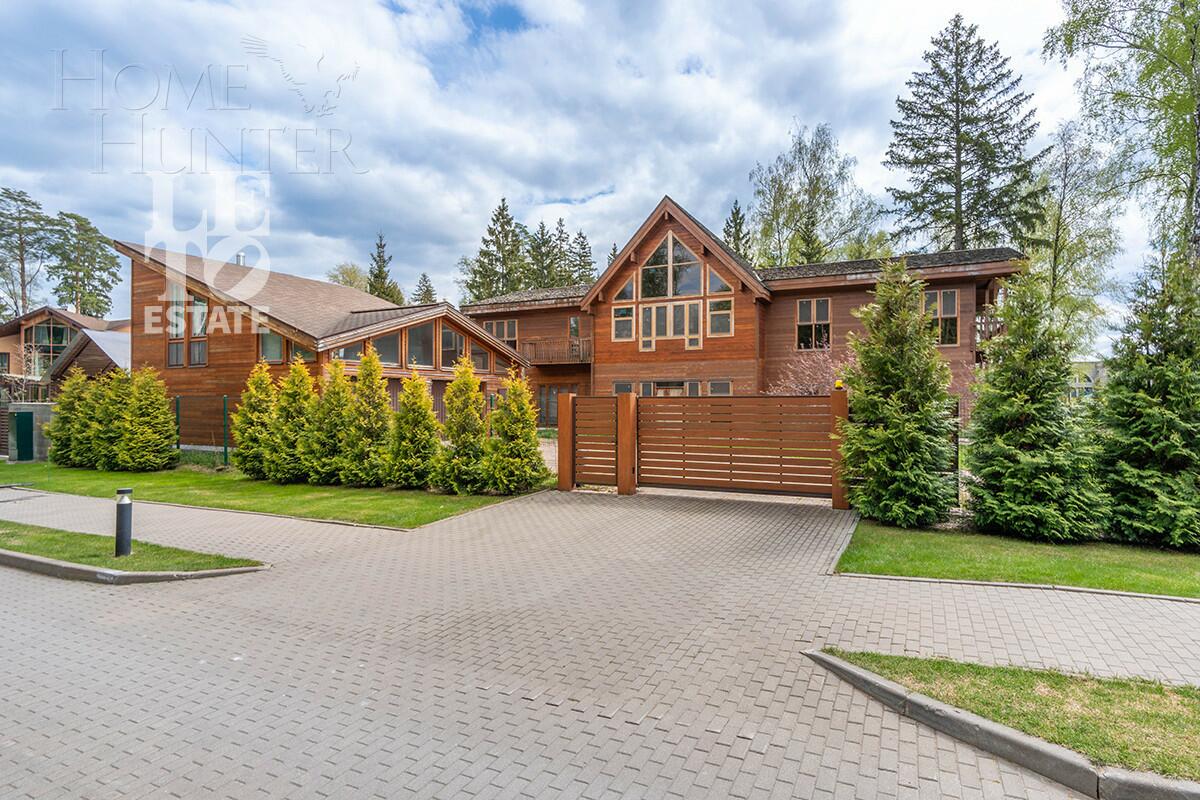 2-этажный коттедж 432.7 м² без отделки