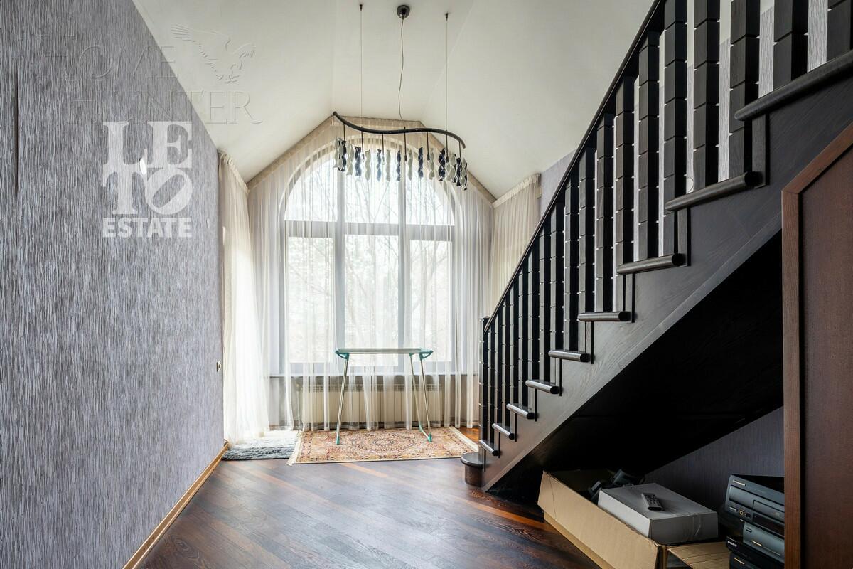 3-этажный коттедж 520 м² с отделкой