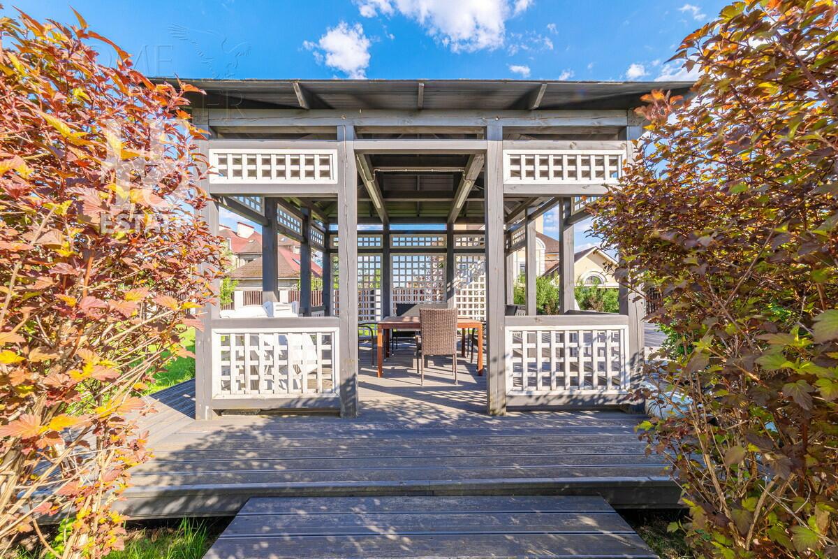 2-этажный коттедж 1 150 м² с отделкой