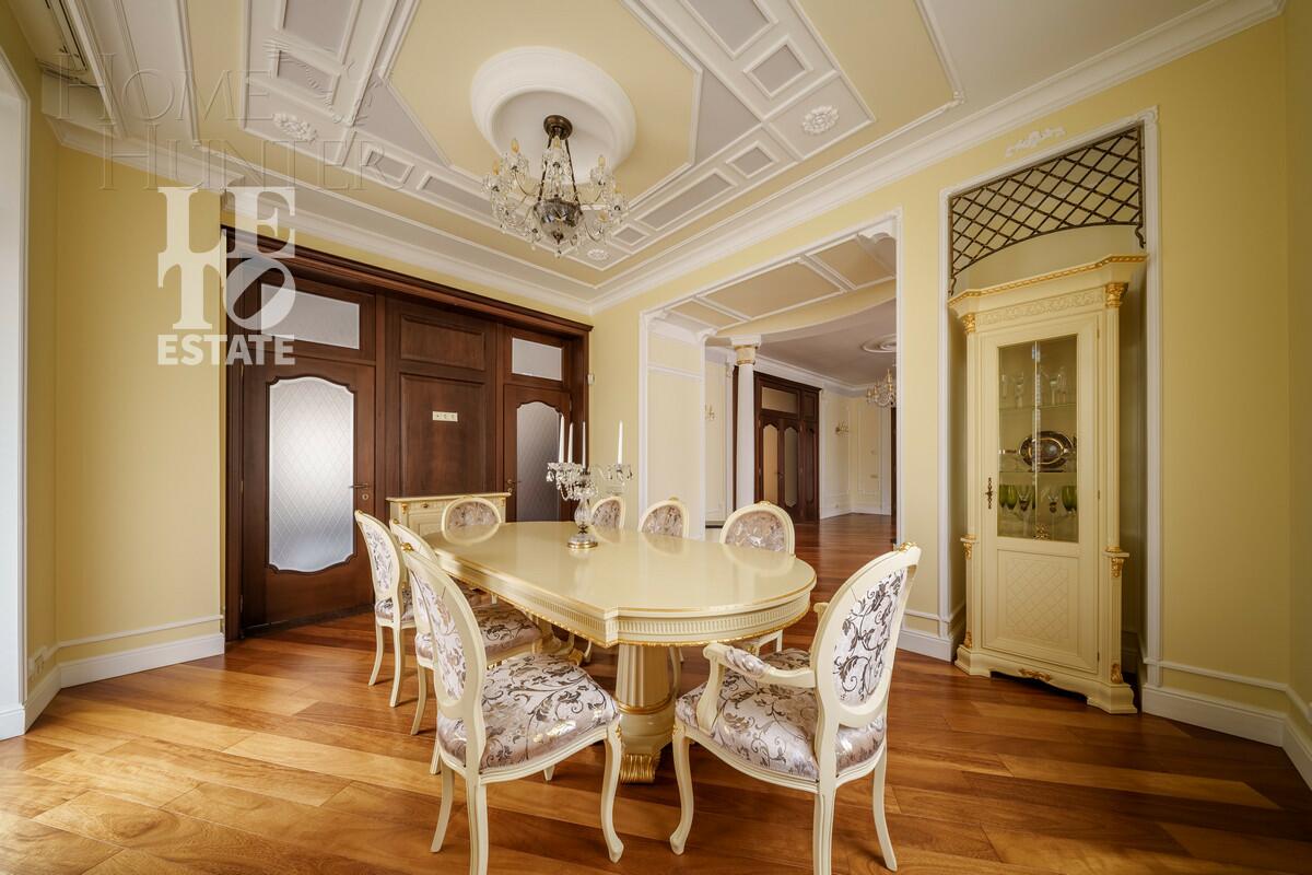 2-этажный коттедж 700 м² с отделкой