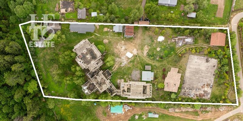 3-этажный коттедж 2 270 м² без отделки