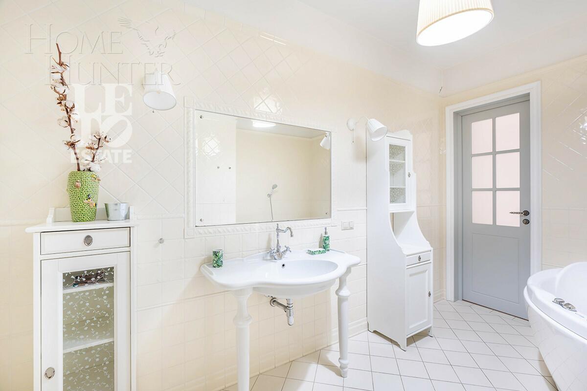 2-этажный коттедж 550 м² с отделкой