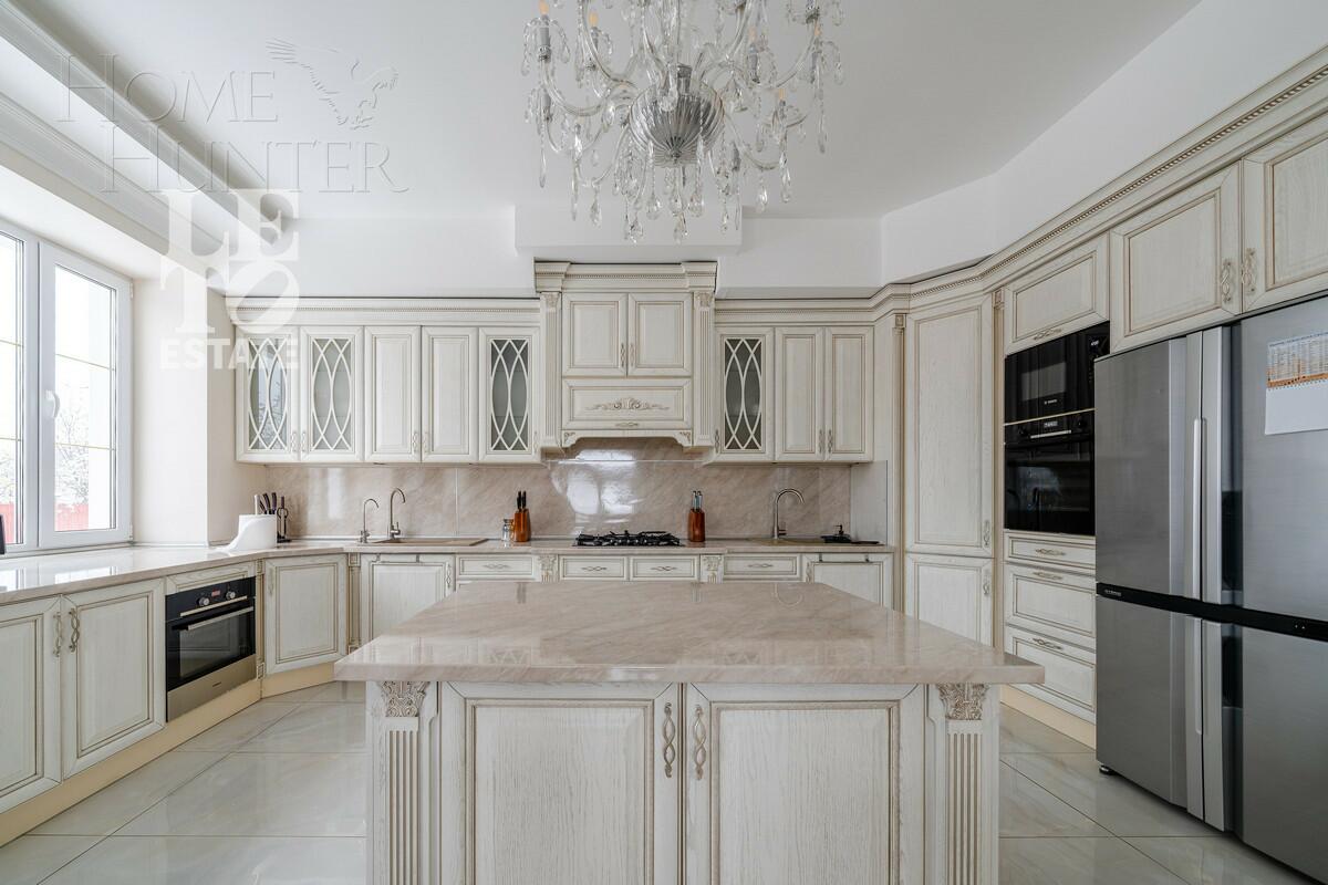 2-этажный коттедж 1 110 м² с отделкой