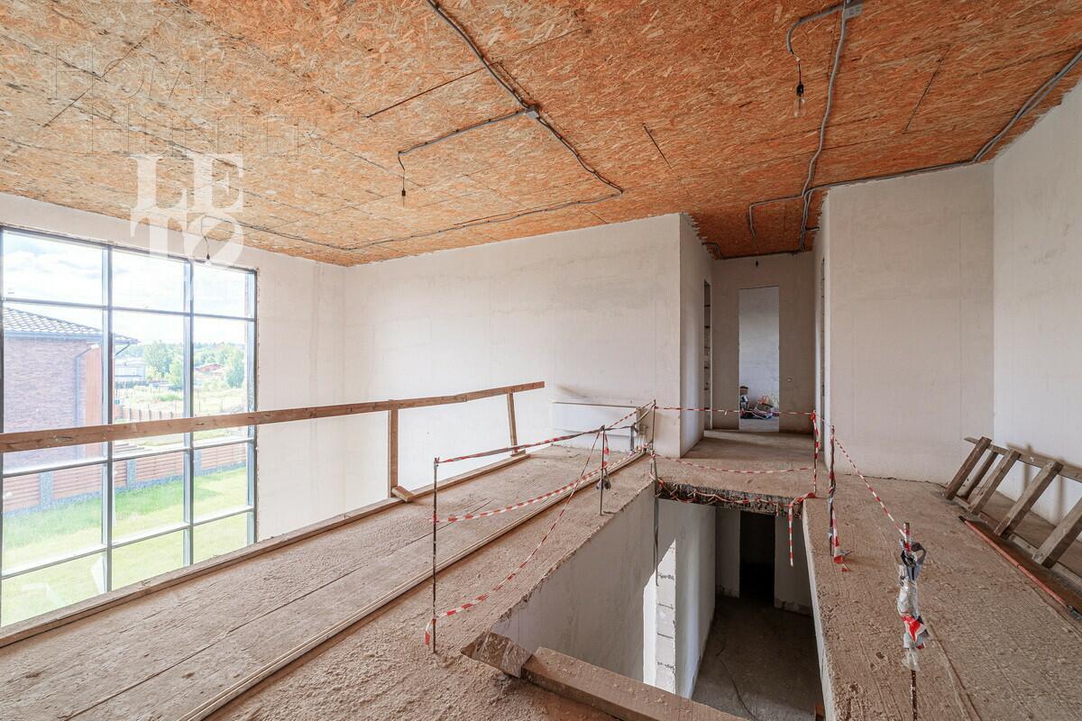 2-этажный коттедж 556.2 м² без отделки