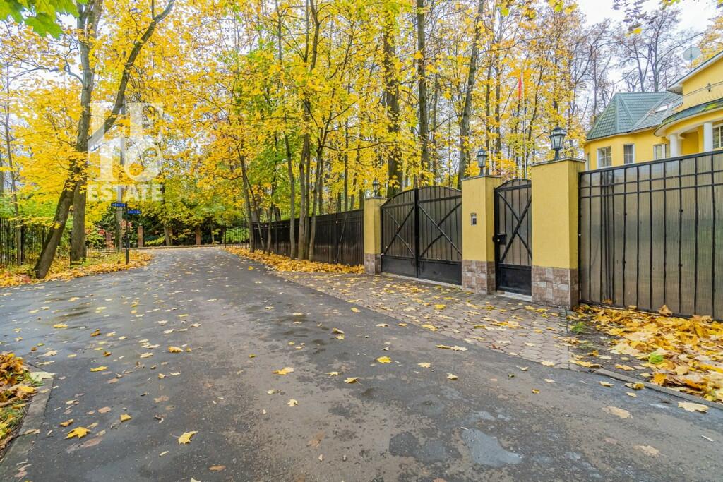 3-этажный коттедж 150 м² с отделкой