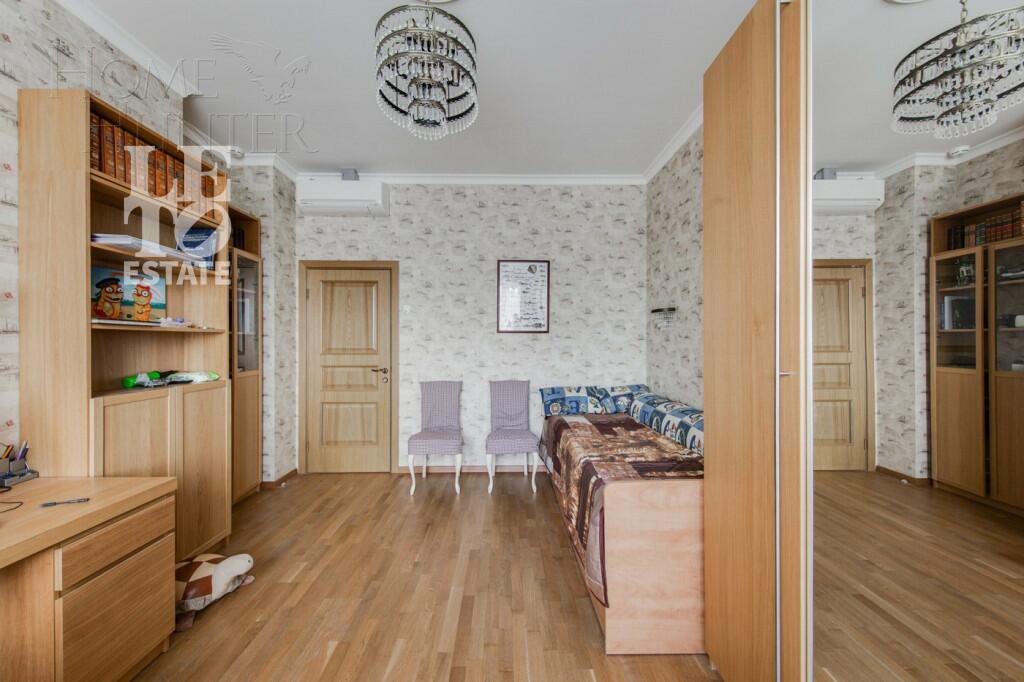 3-этажный коттедж 553.6 м² с отделкой