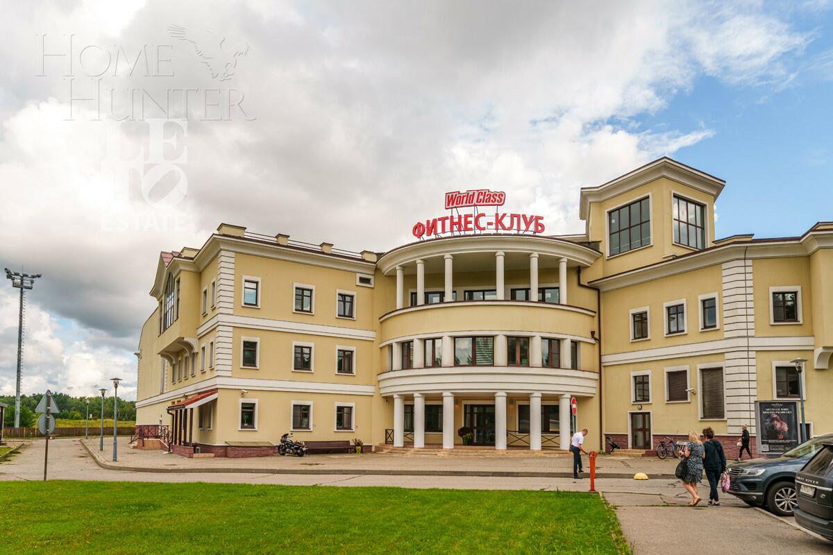 2-этажный коттедж 1 700 м² с отделкой