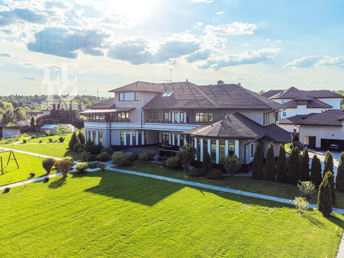 2-этажный коттедж 1 150 м² с отделкой