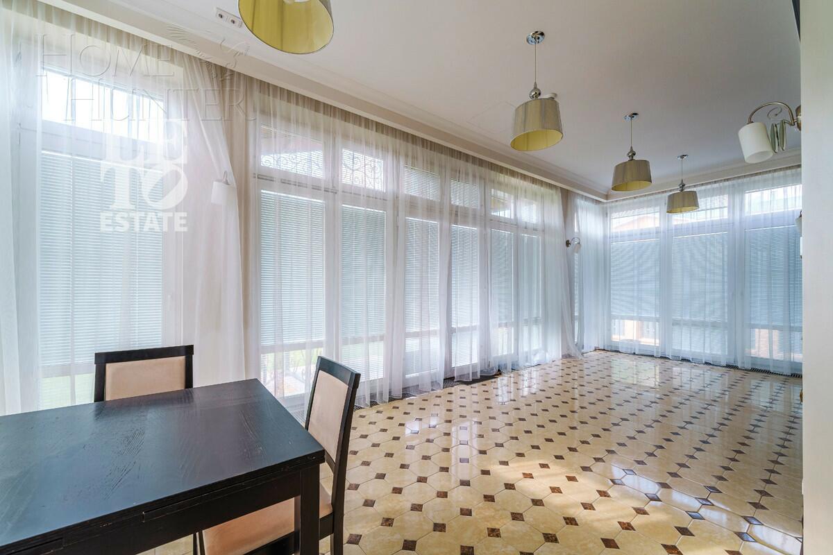 3-этажный коттедж 500 м² с отделкой