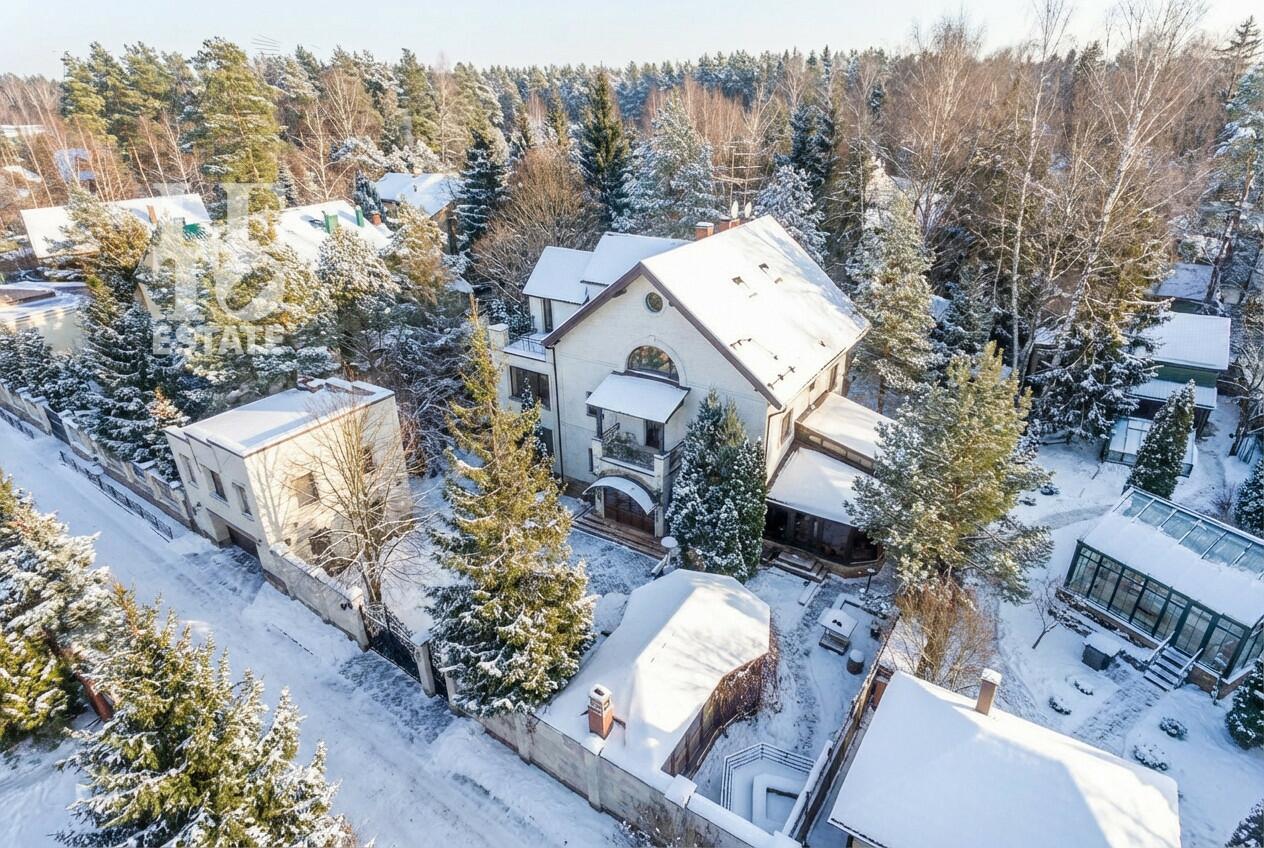 3-этажный коттедж 520 м² с отделкой