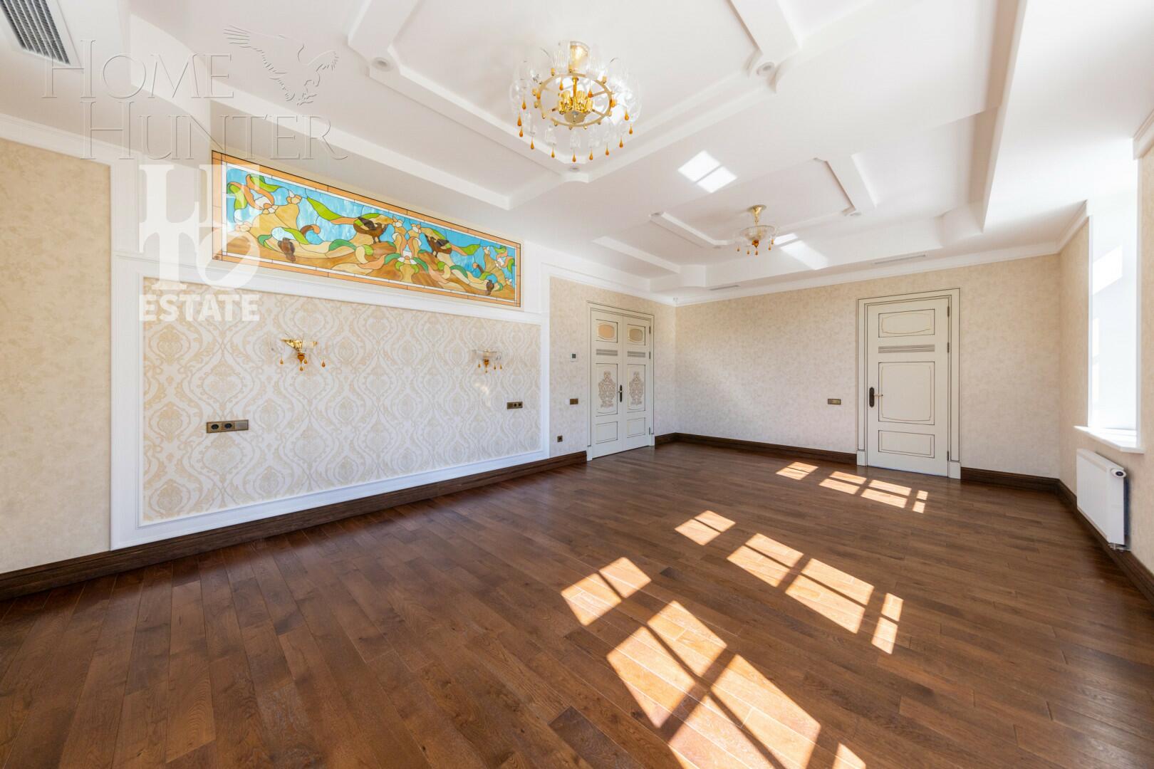 2-этажный коттедж 1 700 м² с отделкой