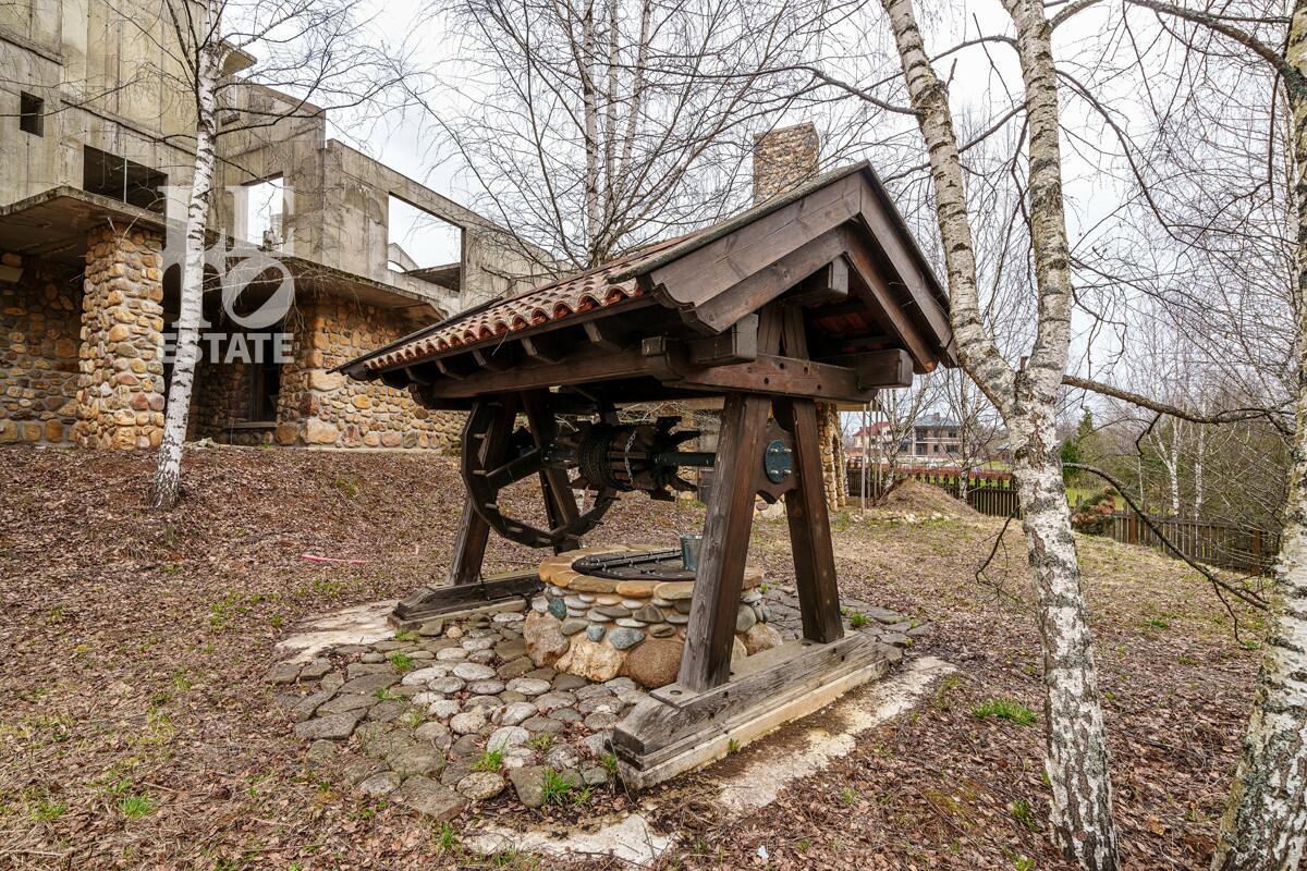 3-этажный коттедж 2 270 м² без отделки