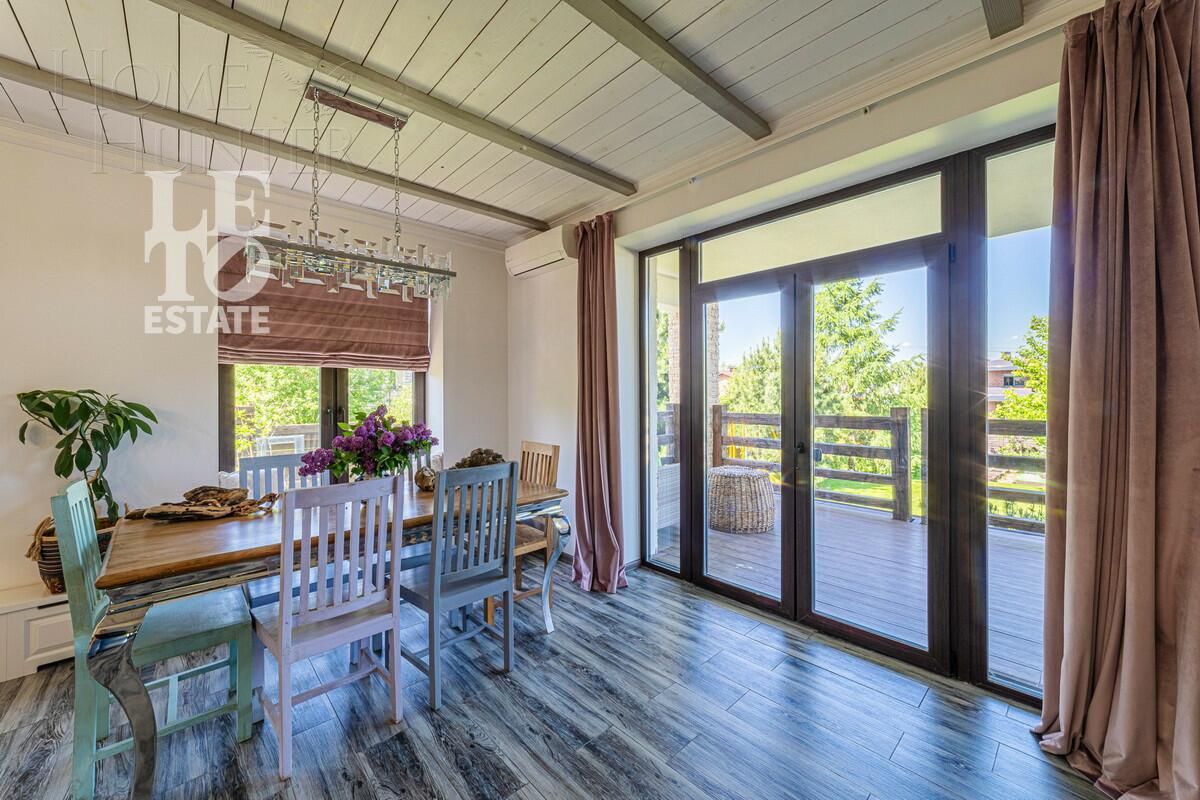 2-этажный коттедж 702.5 м² с отделкой