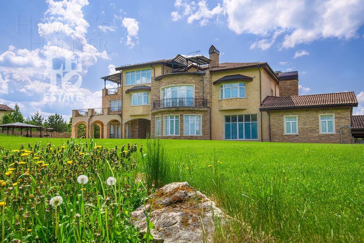 3-этажный коттедж 1 500 м² с отделкой