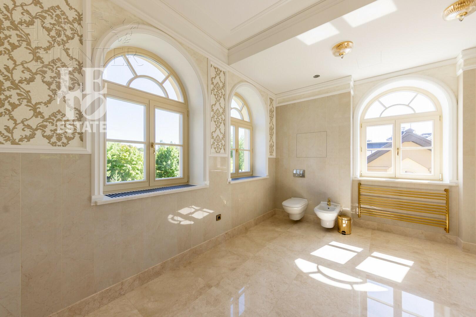 2-этажный коттедж 1 700 м² с отделкой