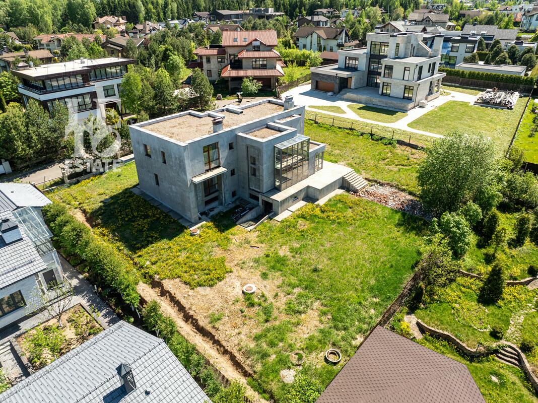 2-этажный коттедж 568.2 м² без отделки