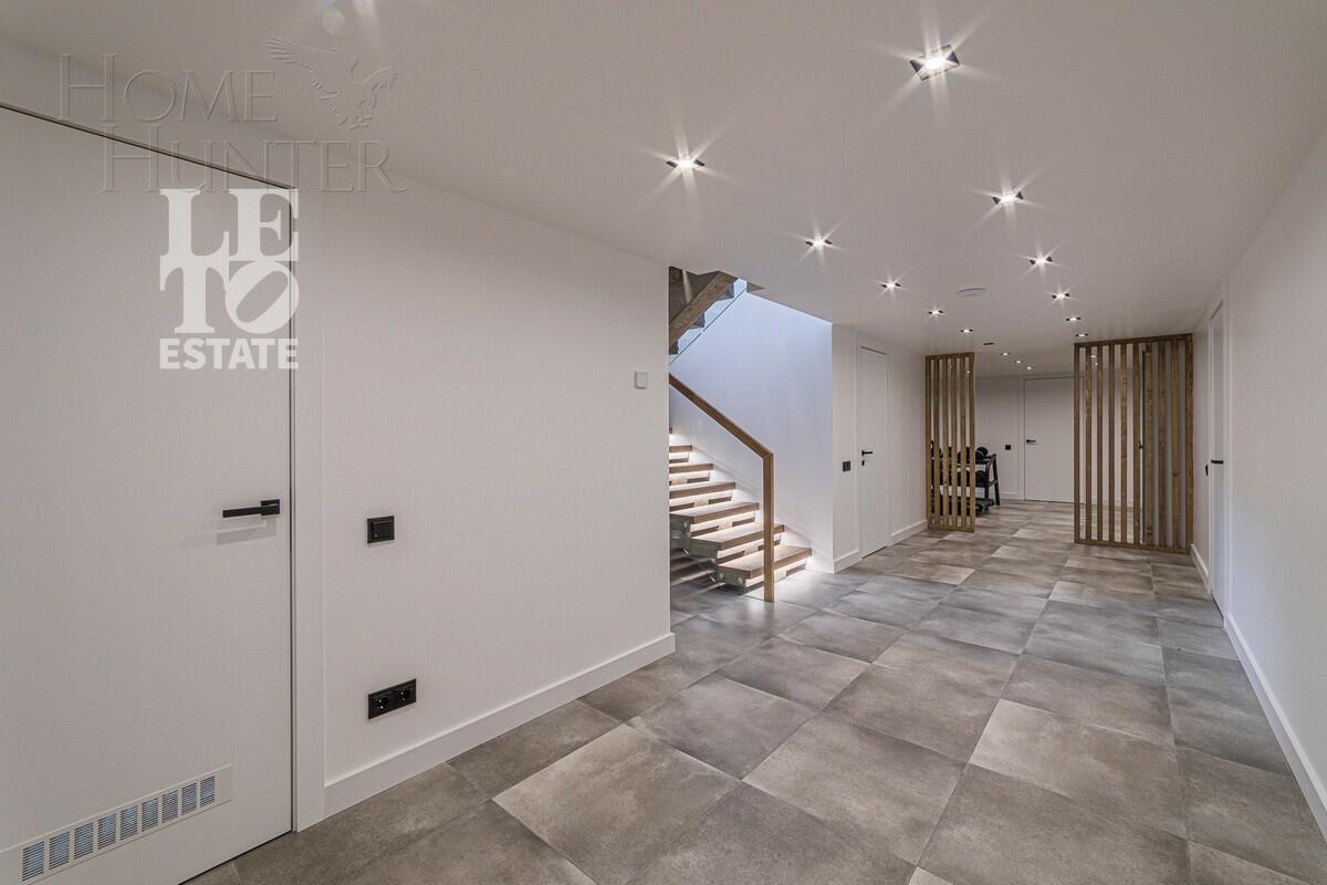 2-этажный коттедж 650 м² с отделкой