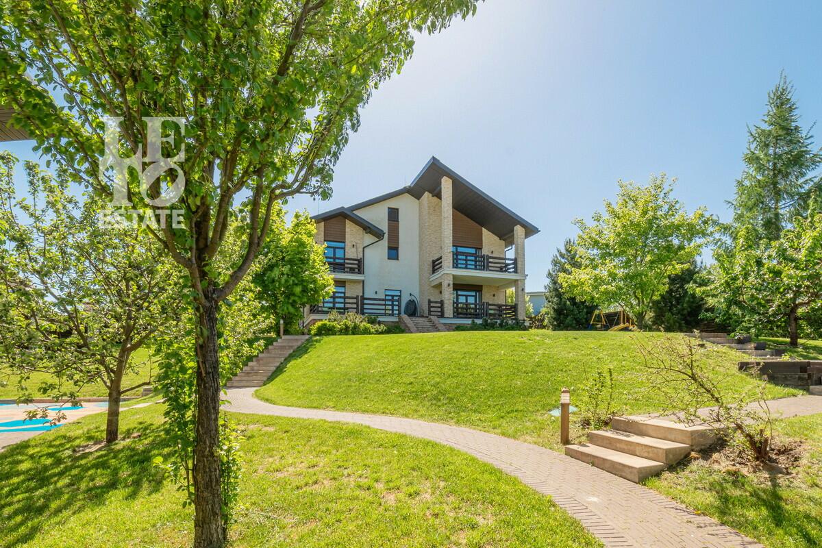 2-этажный коттедж 702.5 м² с отделкой