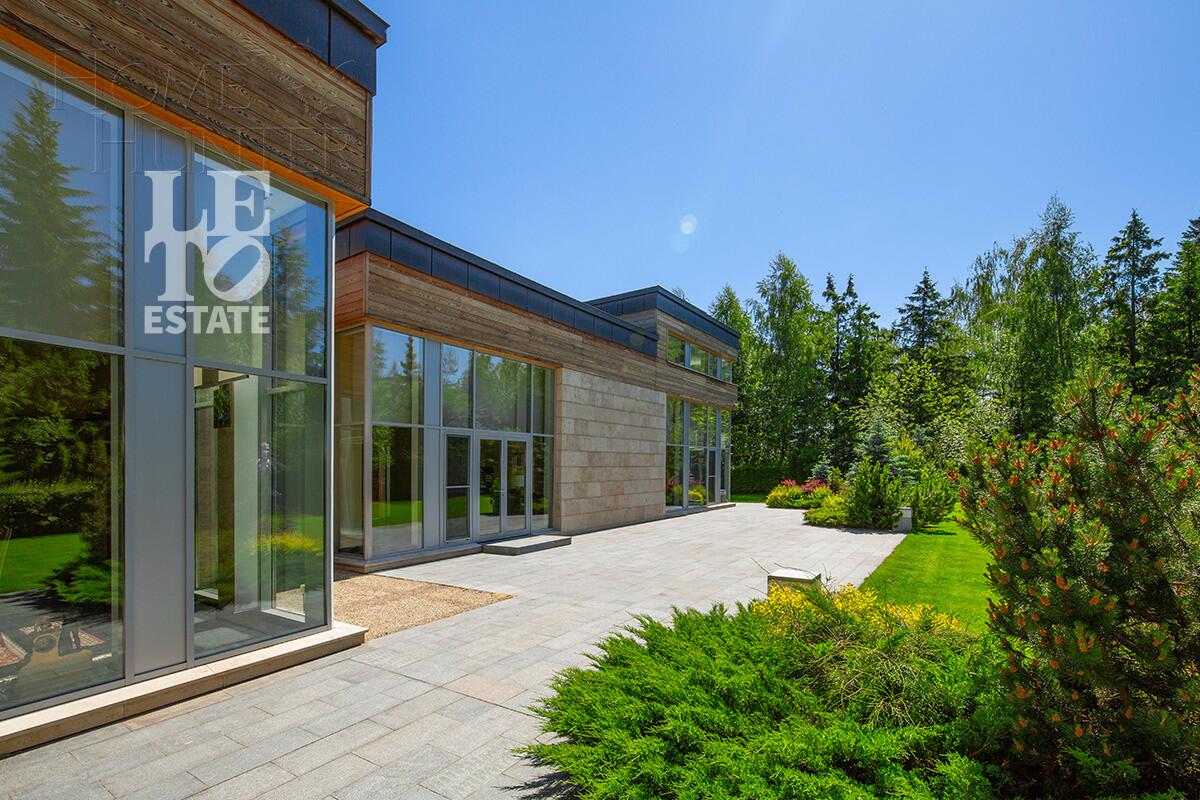 1-этажный коттедж 650 м² с отделкой