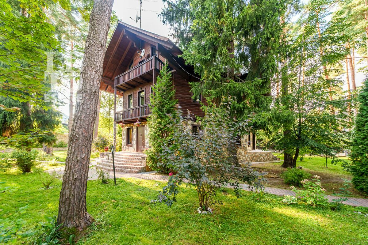 3-этажный коттедж 490 м² с отделкой