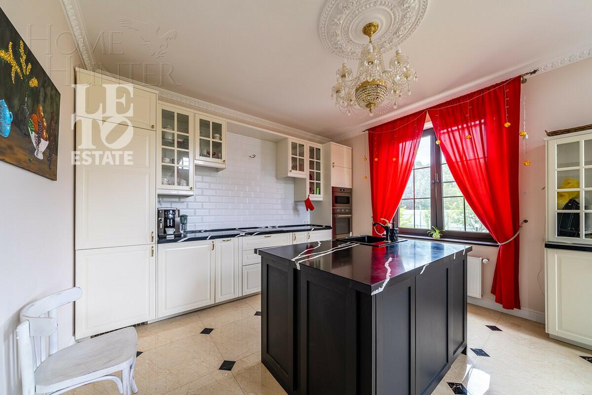 2-этажный коттедж 318.7 м² с отделкой