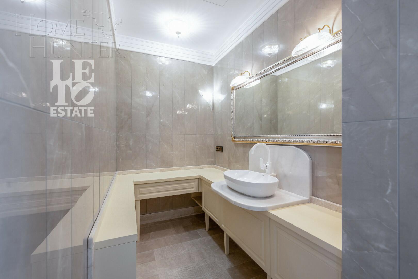 2-этажный коттедж 1 700 м² с отделкой