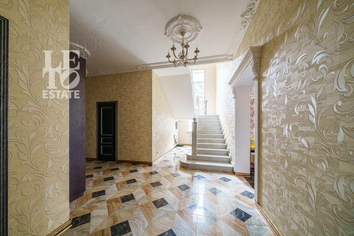 2-этажный коттедж 290 м² с отделкой