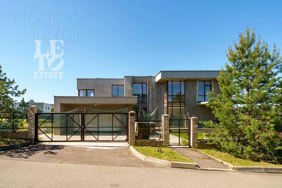 2-этажный коттедж 568.2 м² без отделки