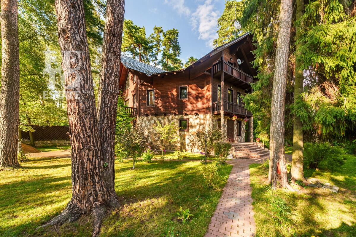 3-этажный коттедж 490 м² с отделкой