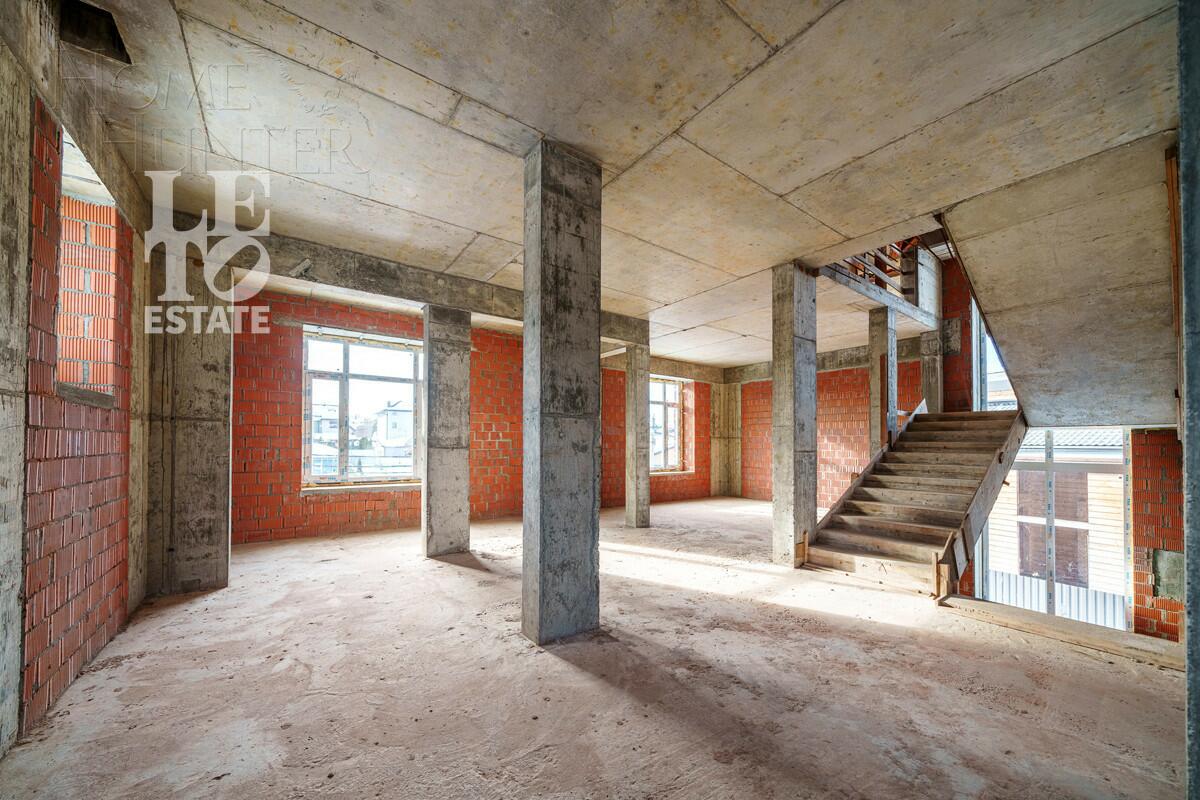 2-этажный коттедж 500 м² без отделки