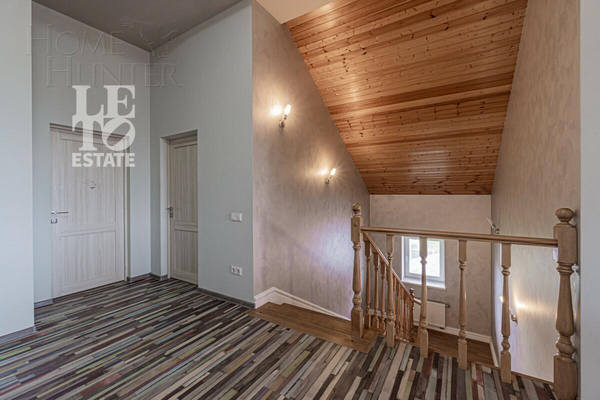 2-этажный коттедж 1 080 м² с отделкой