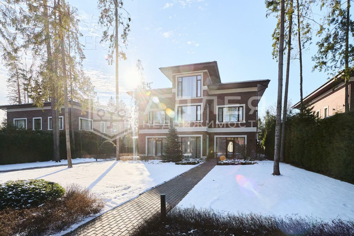 3-этажный коттедж 800 м² с отделкой