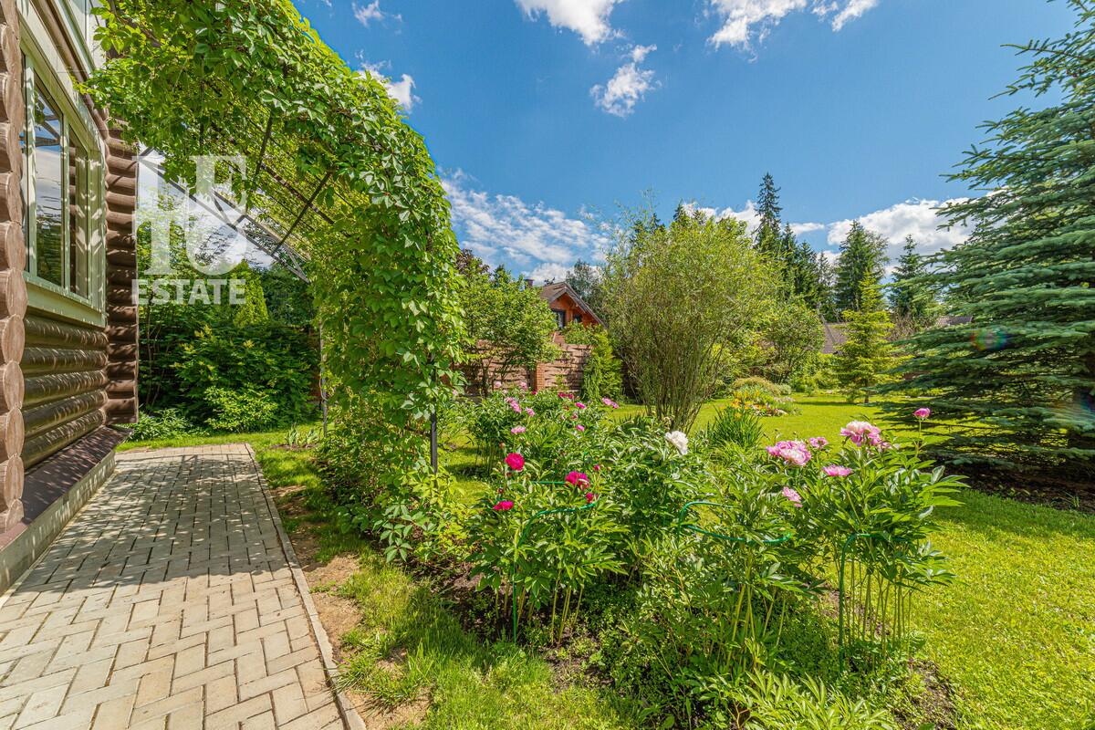 2-этажный коттедж 250.6 м² с отделкой