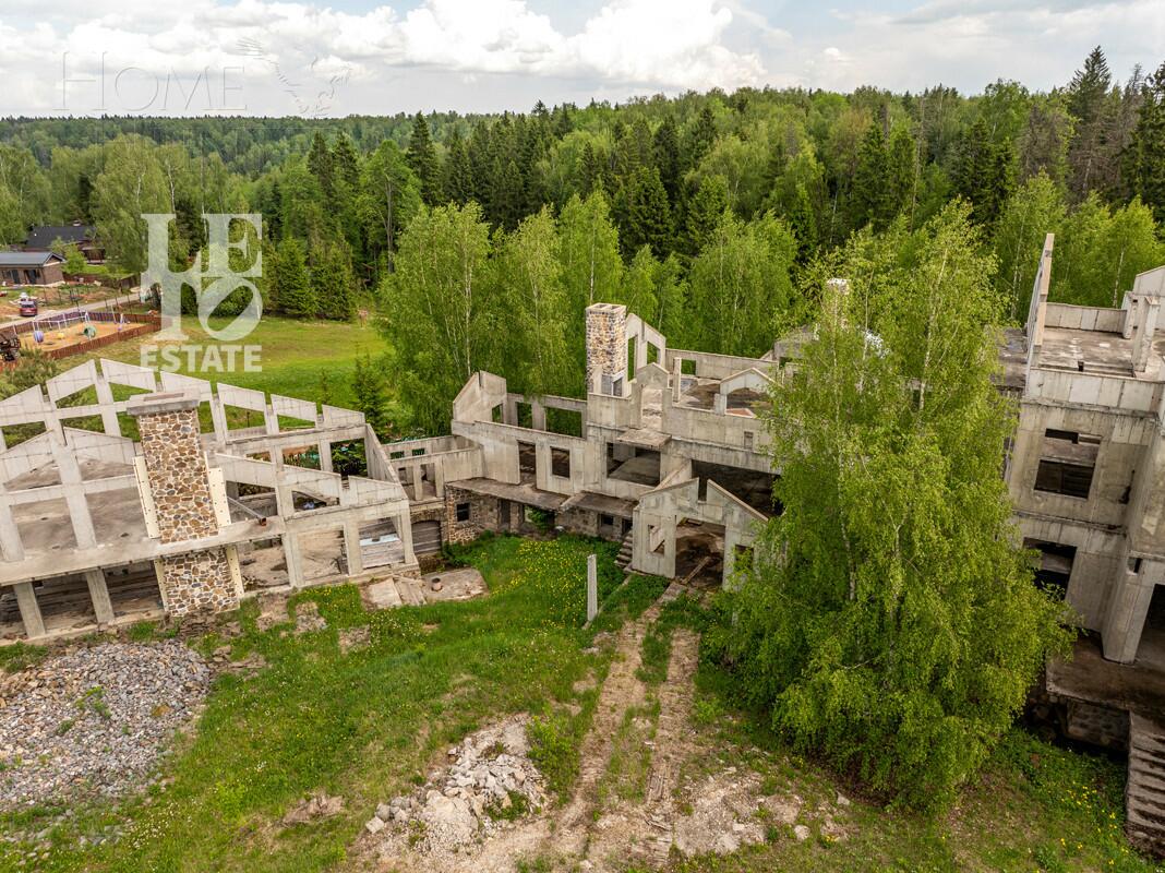 3-этажный коттедж 2 270 м² без отделки