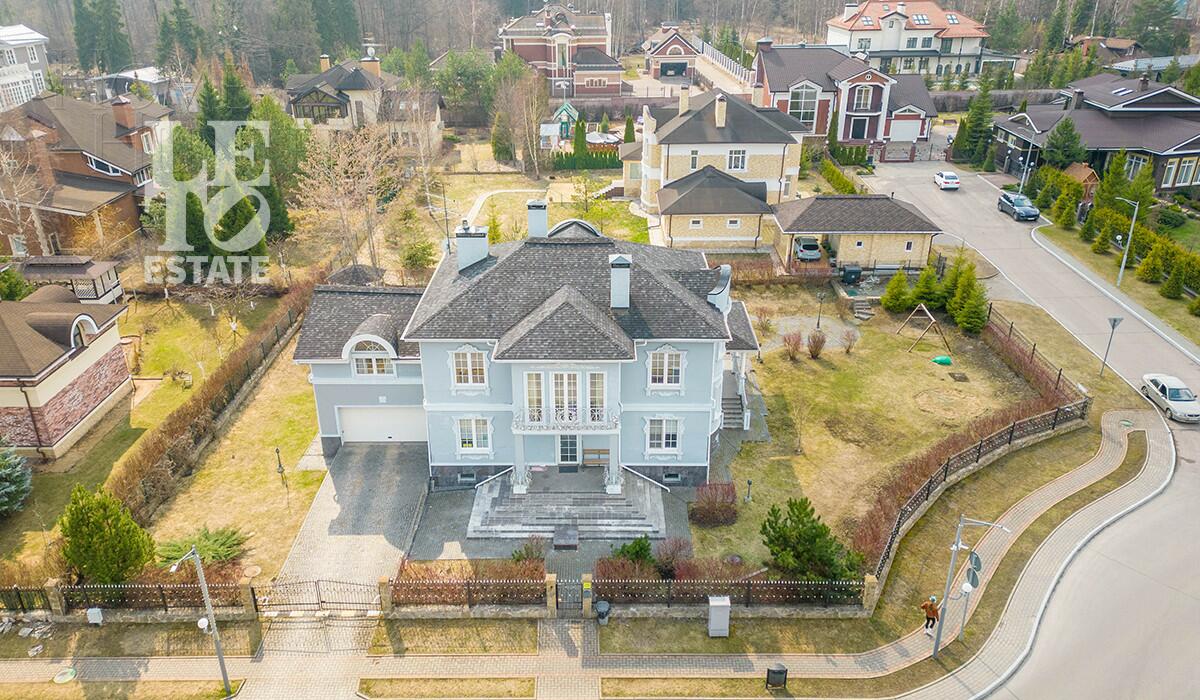 2-этажный коттедж 550 м² с отделкой