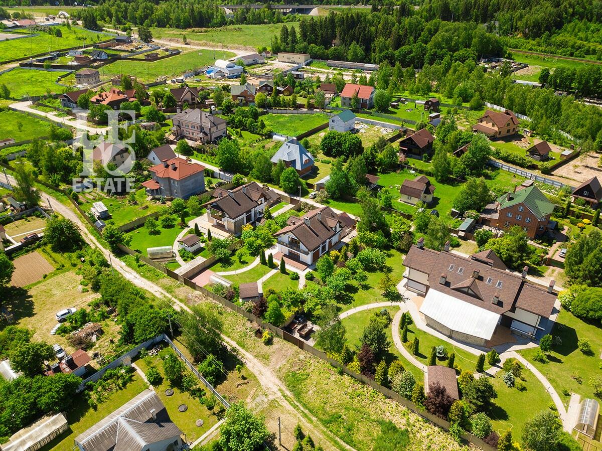 2-этажный коттедж 962.1 м² без отделки