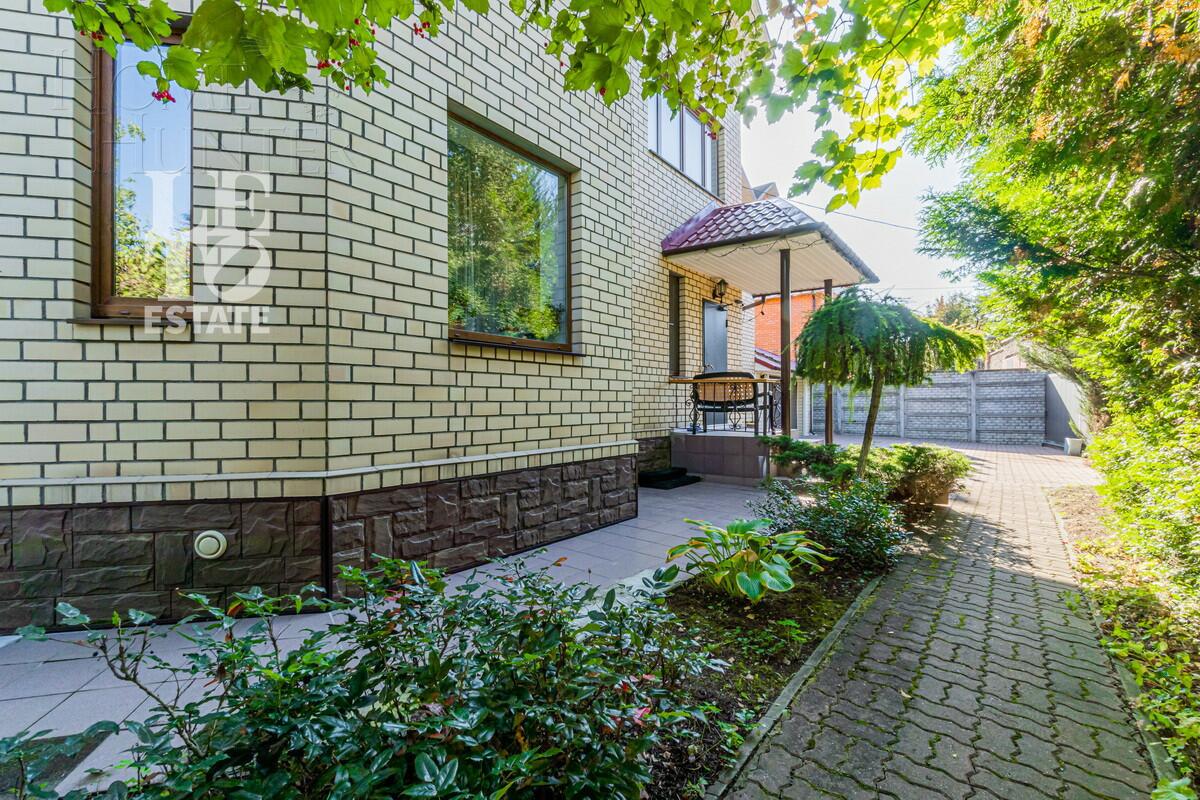 3-этажный коттедж 426 м² с отделкой