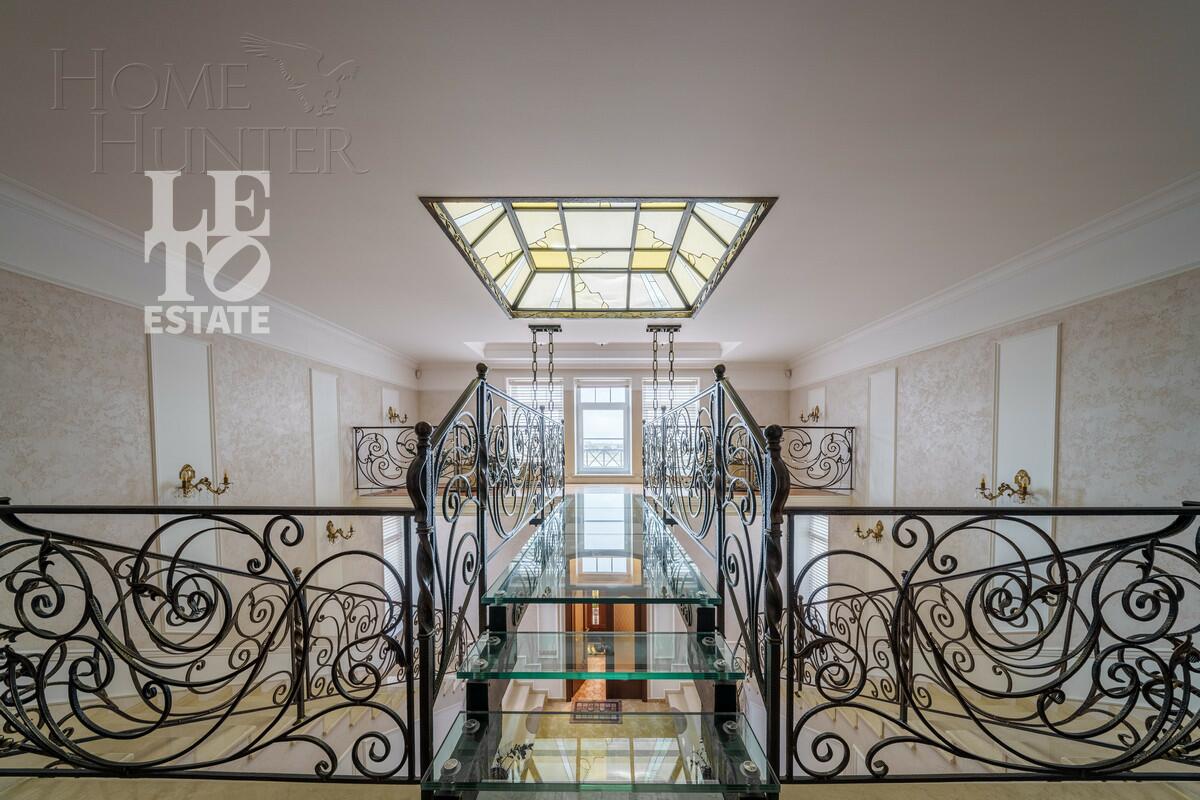 2-этажный коттедж 700 м² с отделкой