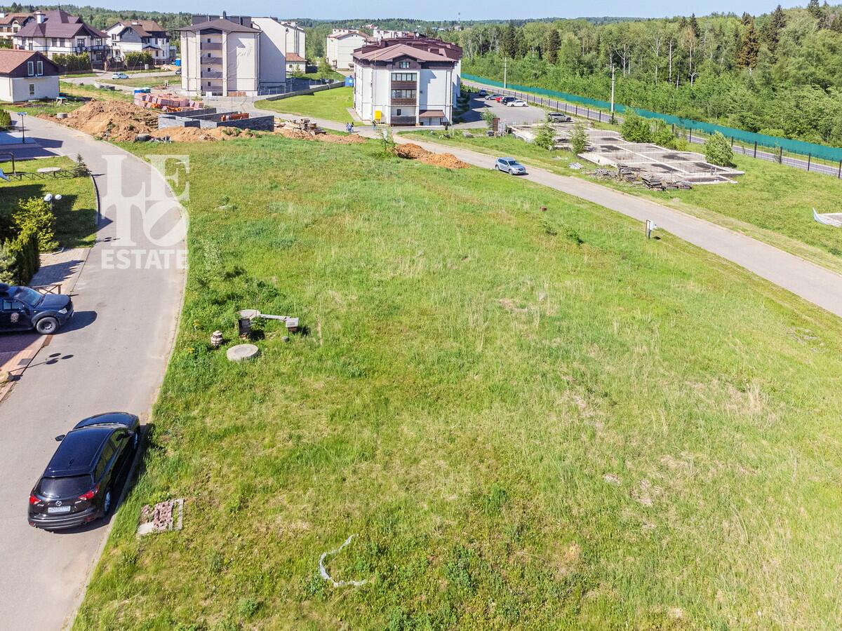 Участок 30.3 сот. в охраняемом поселке